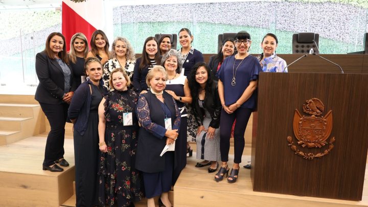La diputada Leonor Mejía recibe a mujeres empresarias en el Congreso del Estado  de Querétaro