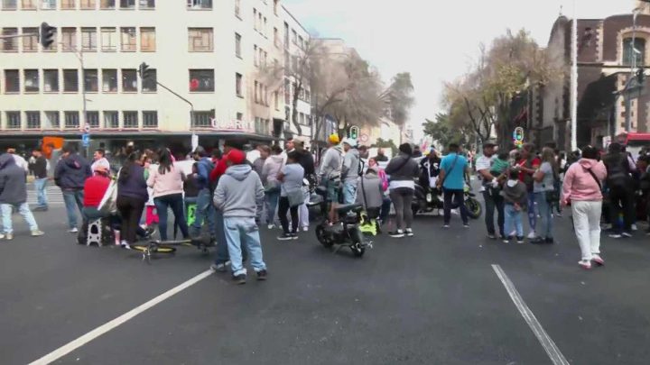 Maestros bloquean también el Centro Histórico de la CDMX