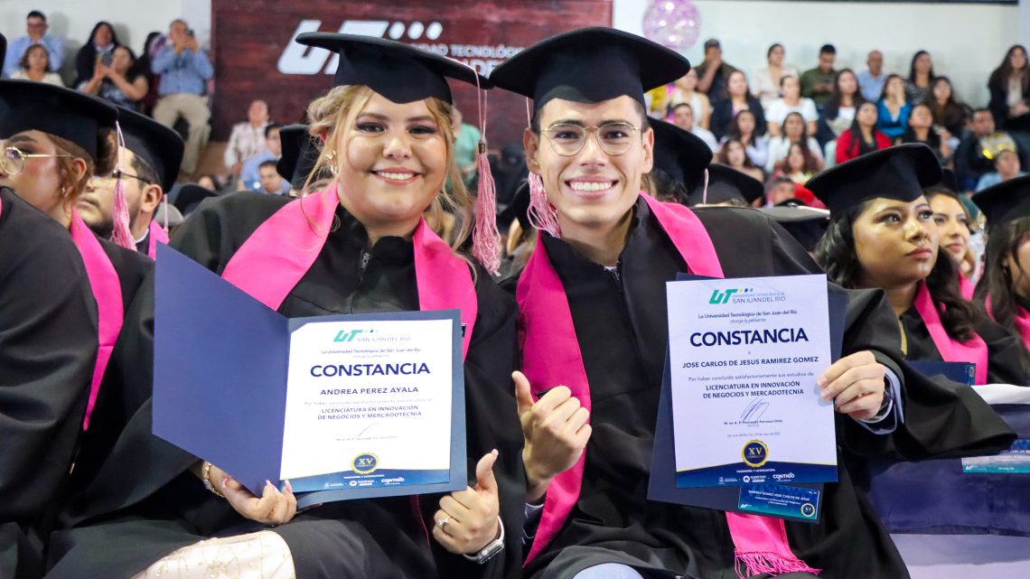 Egresados de UT San Juan impulsan desarrollo social: Fernando Ferrusca