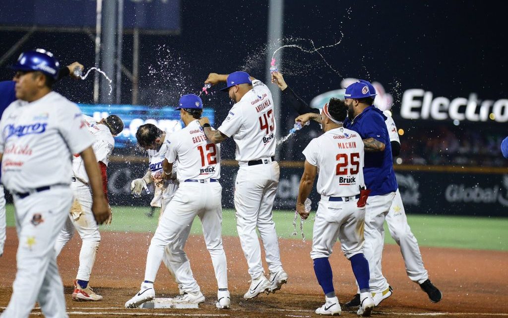 Charros vencen a los Tigres y aseguran la serie