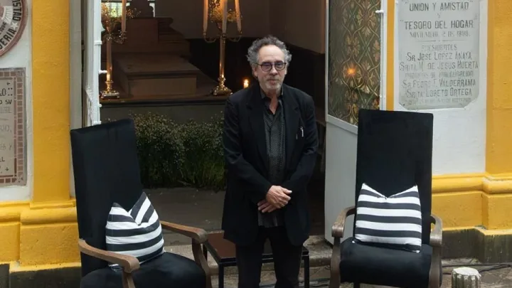El director ofreció una clase magistral entre monstruos y lápidas, en la cual habló sobre su cine