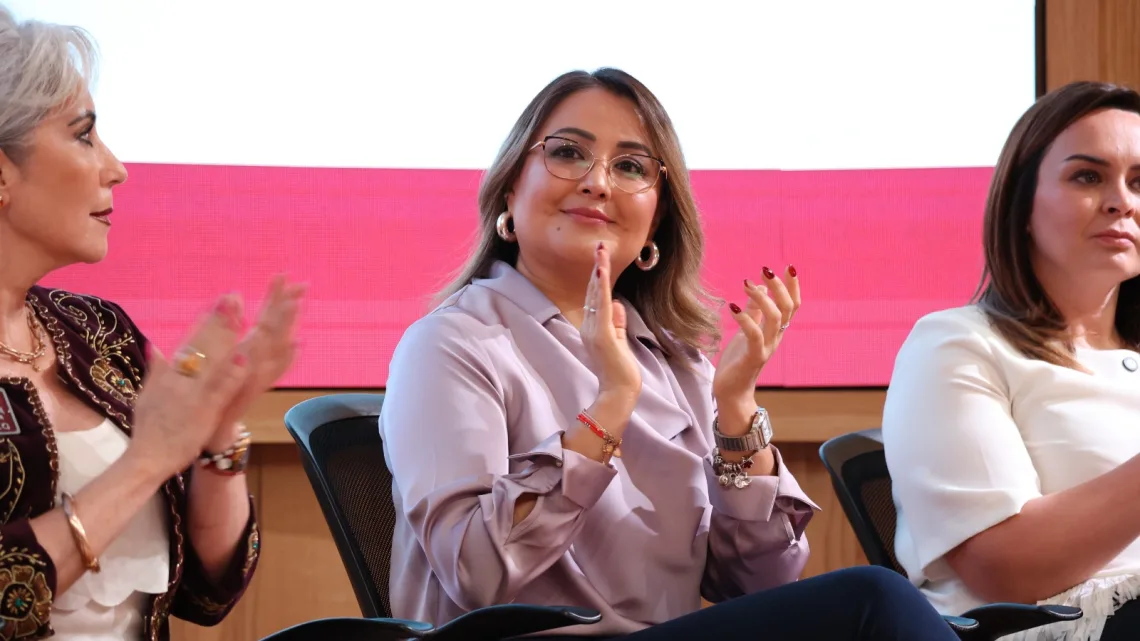 La Diputada Claudia Díaz Gayou participó como ponente y en la entrega de distintivos “Hecho en México”