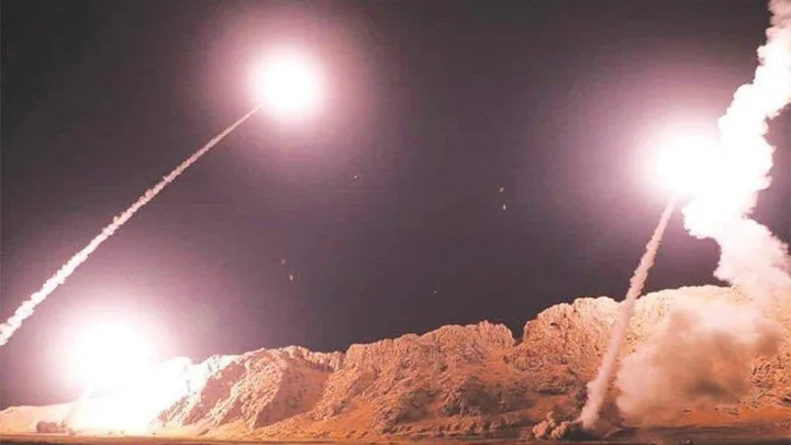 El hecho se produjo poco después de que Qatar cerrara su espacio aéreo como precaución ante las amenazas de Irán 