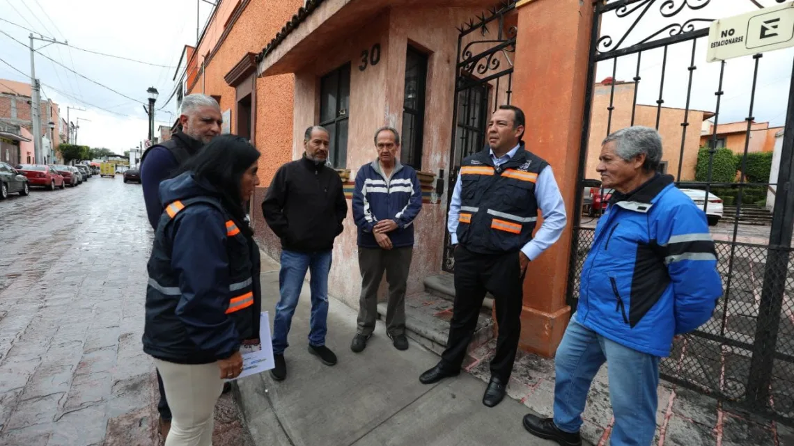 Roberto Cabrera entrega rehabilitación de banquetas de calle Mariano Jiménez en el Centro Histórico