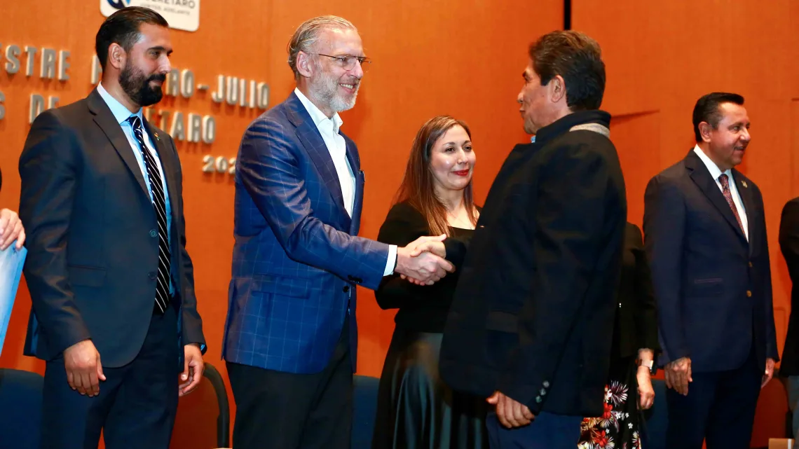 Reconoce Marco Del Prete al Instituto de Artes y Oficios por fortalecer el emprendimiento