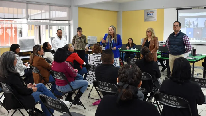 Participan docentes de educación básica en proceso de cambio de centro de trabajo