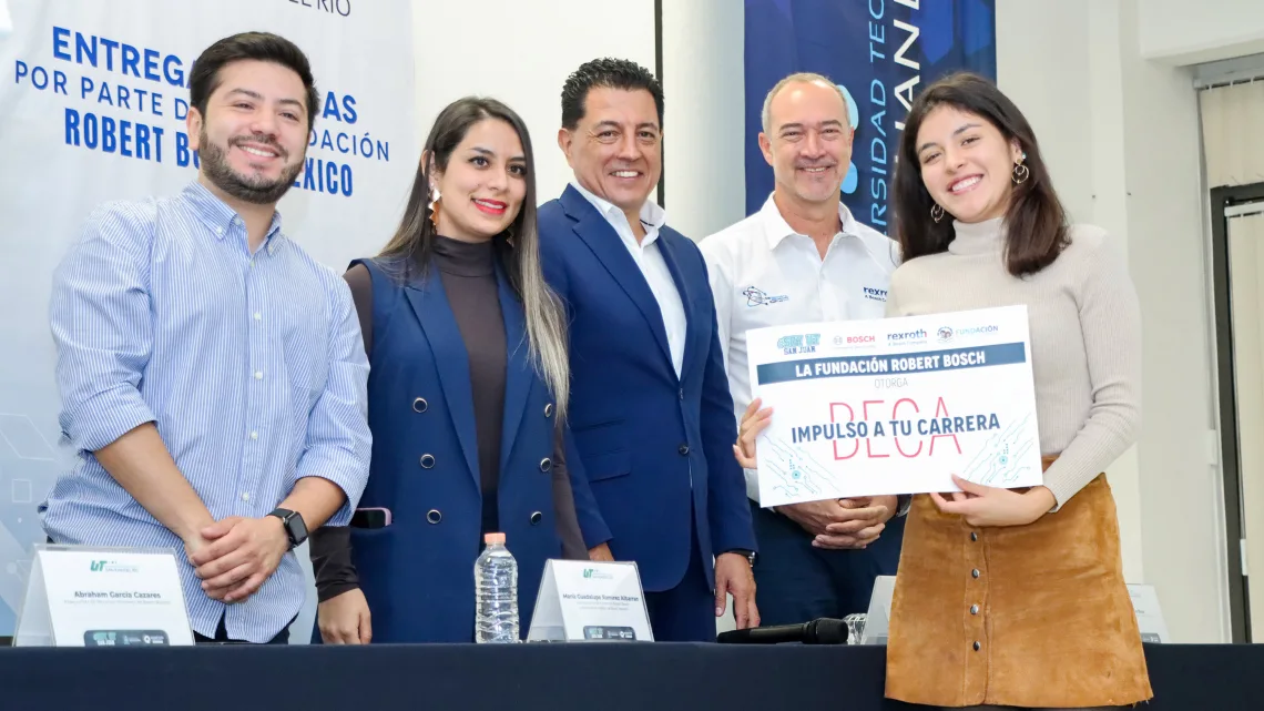Reciben estudiantes de UT San Juan beca de la Fundación Robert Bosh