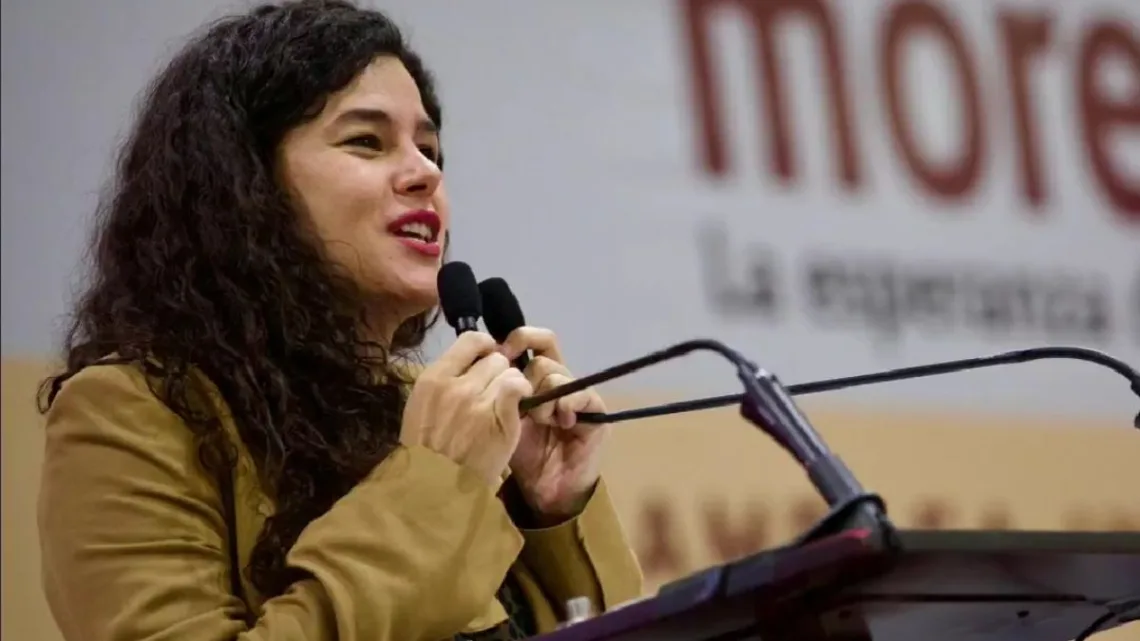 La dirigente reconoció que, si bien las vacaciones no están prohibidas, sí los lujos