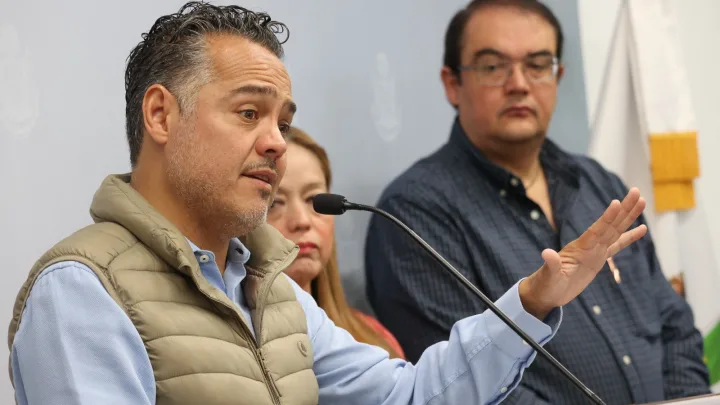 Enrique Correa va contra las “Escuelas Patito”