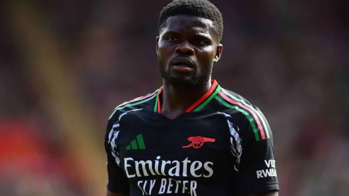 El mediocampista ghanés se encuentra libre tras no haber renovado con el Arsenal