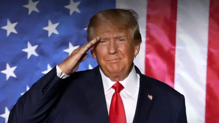 Trump hace referencia a un artículo publicado por el diario, en el que este revela el contenido “obsceno” de una carta