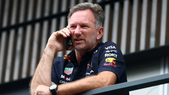 El británico se unió a Red Bull en 2005 como director de escudería, llevando al equipo a conquistar seis títulos mundiales de constructores y ocho de pilotos