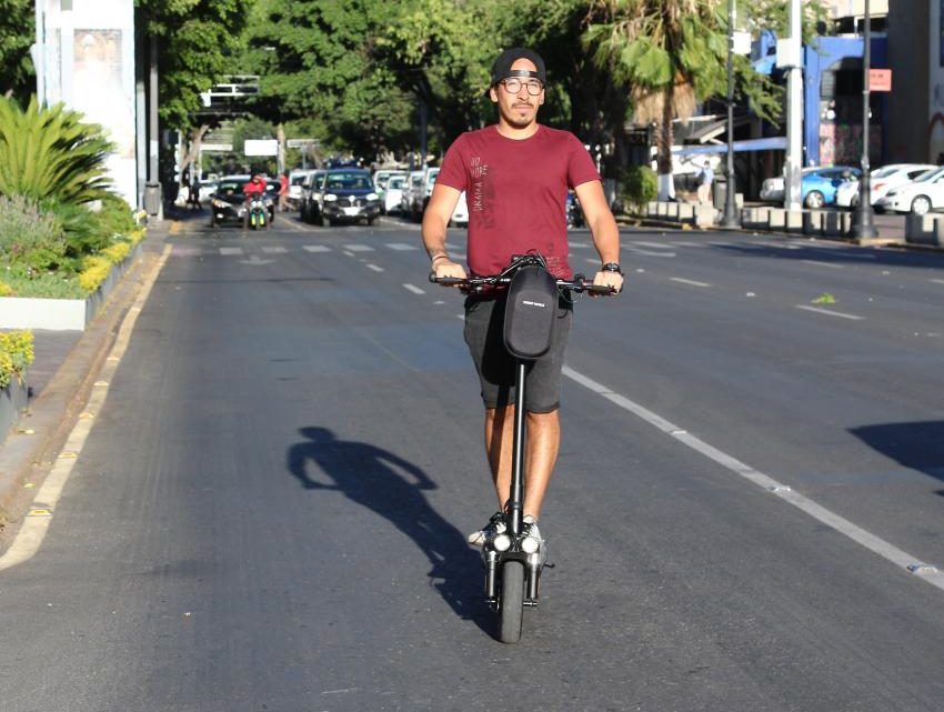 El Congreso de la Ciudad de México aprobó la reforma a la Ley de Movilidad, la cual obligará a los conductores de scooters a portar placas