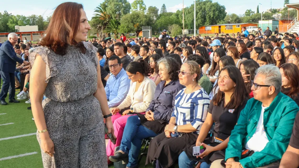 Reciben estudiantes del TecNM-Querétaro reconocimiento por desempeño académico