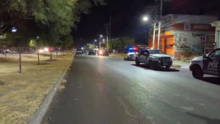 Un grupo de individuos armados entraron a un bar en Celaya y abrieron fuego; hay un hombre muerto