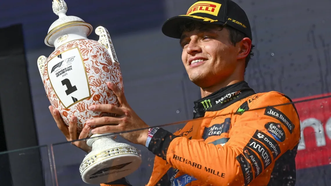 El piloto británico de la escudería McLaren conquistó el Gran Premio de Hungría a costa de su compañero de equipo, Oscar Piastri