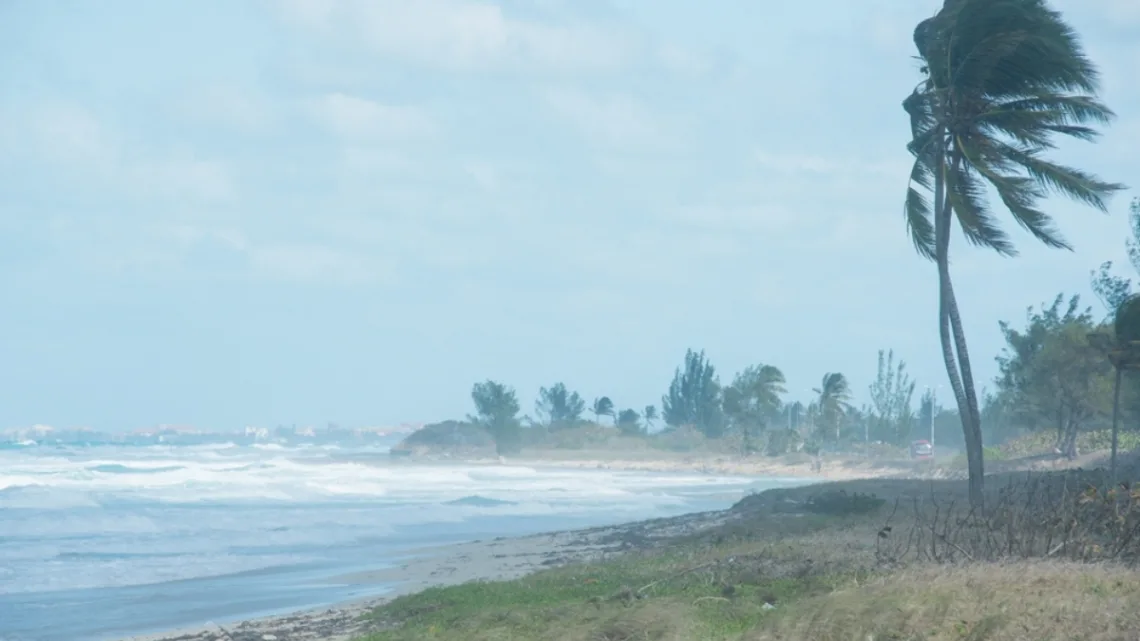 La temporada de ciclones del Atlántico, que va del 1 de junio al 30 de noviembre, tendrá este año hasta diez huracanes y diecinueve tormentas con nombre