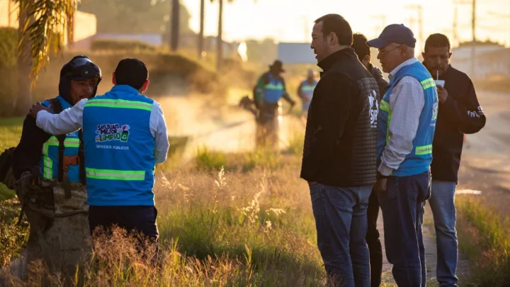 Supervisa Roberto Cabrera labores de Servicios Públicos en avenida Panamericana y Canal de Santa Clar