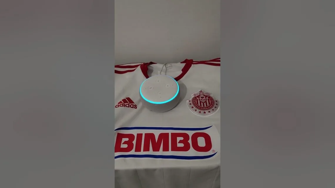 Con el dispositivo, Alexa estrenará funciones especiales relacionadas con Chivas, con la intención de que los aficionados tengan una experiencia única