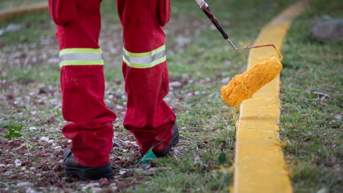 Supervisa Roberto Cabrera trabajos de mantenimiento y limpieza en Parque de Hacienda San Juan