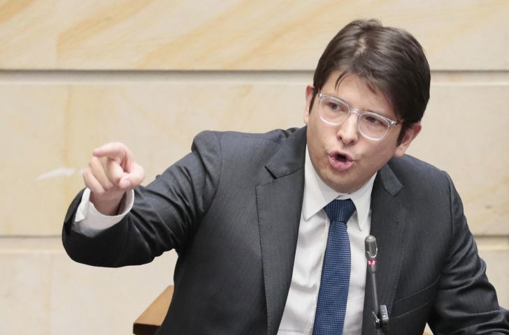 El detenido habría intervenido en la contratación del menor de 15 años que disparó contra el senador y precandidato presidencial Miguel Uribe Turbay