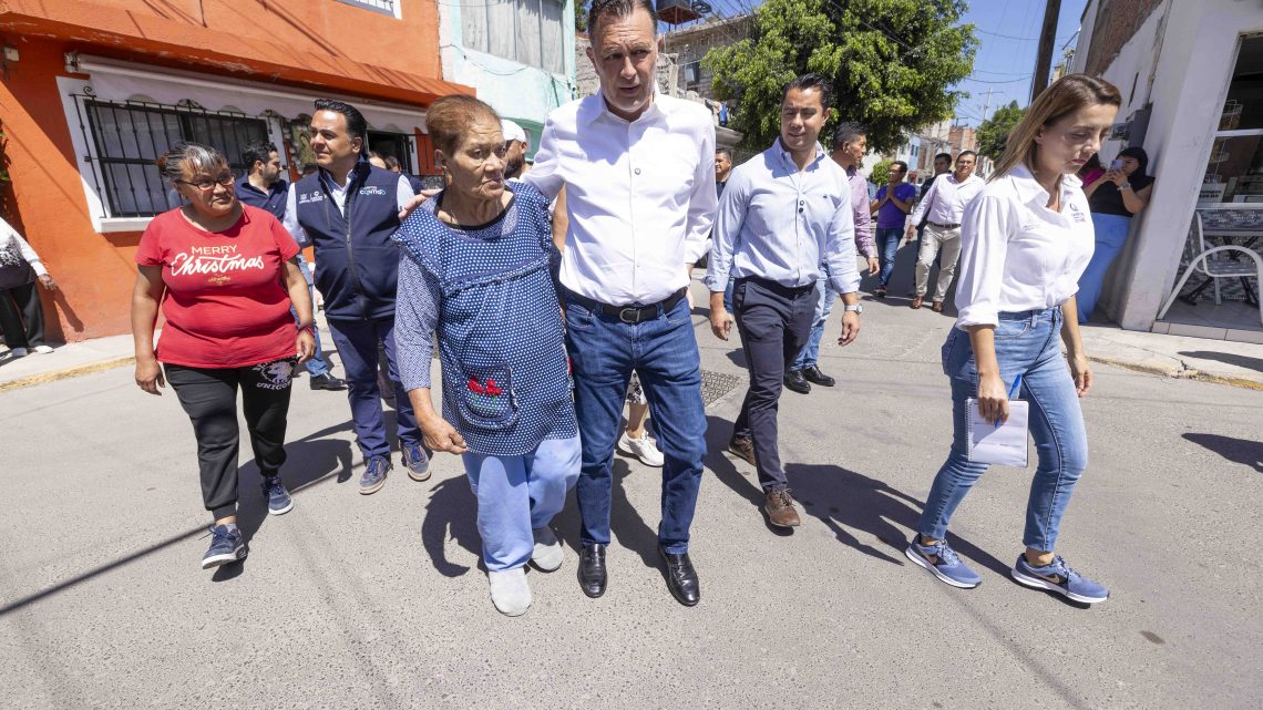 Supervisan autoridades entrega de apoyos a familias de la colonia La Piedad afectadas por las lluvias