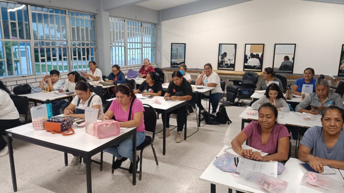 Impulsa Secretaría de las Mujeres talleres de Liderazgo y Gestión Comunitaria