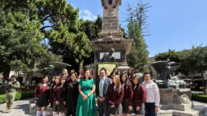 Conmemoran autoridades a Doña Josefa Ortiz de Domínguez