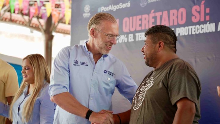 Entrega Marco Del Prete camiones recolectores en Pinal de Amoles