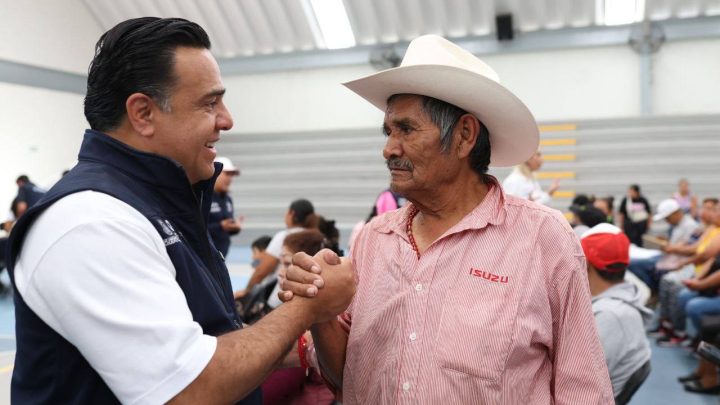 Avanza entrega de enseres domésticos a familias afectadas por lluvias