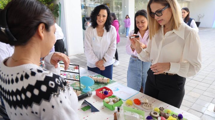 Inaugura Car Herrera el Mercadito de Emprendedoras 2025