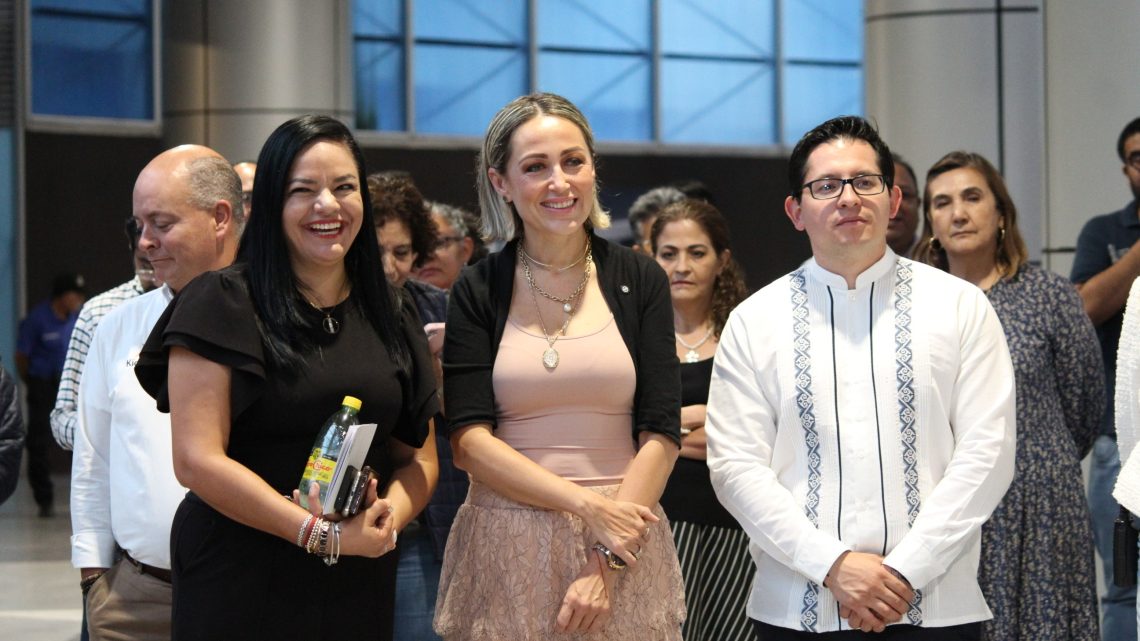 Conmemoran autoridades XXII aniversario del Gómez Morin