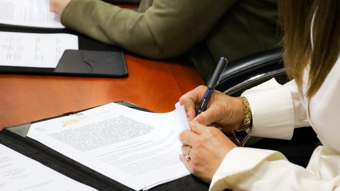 Unen esfuerzos Secretaría de las Mujeres, UAQ y TSJ