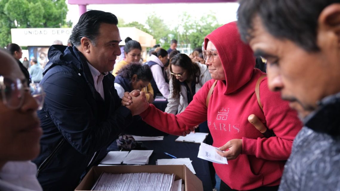 Entrega SEDESOQ Tarjetas Contigo en Pedro Escobedo