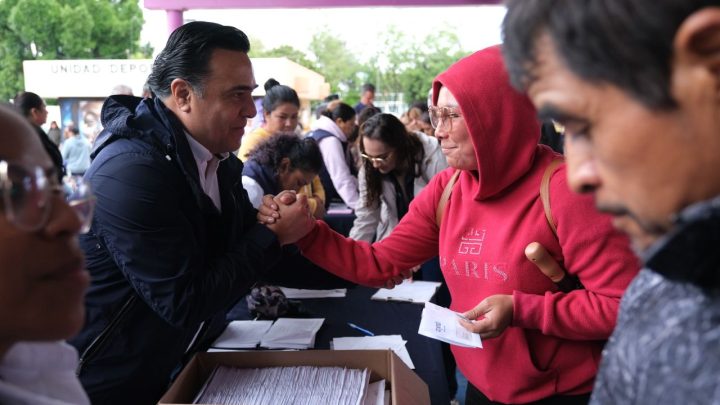 Entrega SEDESOQ Tarjetas Contigo en Pedro Escobedo