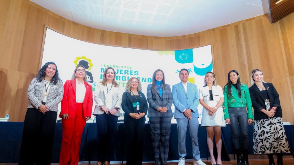 Inaugura Sonia Rocha Primer Congreso Mujeres Energizando el Futuro