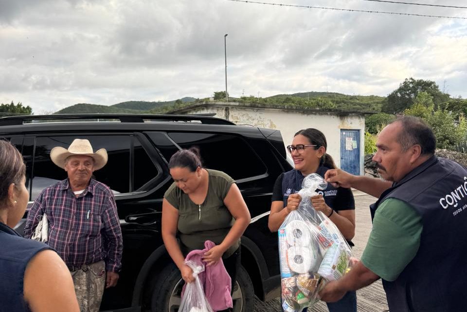 Mantiene Oficialía Mayor apoyo vital en comunidades mediante logística aérea y terrestre