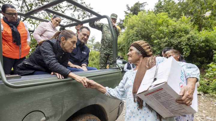 Visita Presidenta de México zonas afectadas por lluvias en la Sierra Gorda queretana