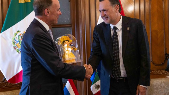 Recibe Mauricio Kuri al Embajador del Reino de los Países Bajos en México