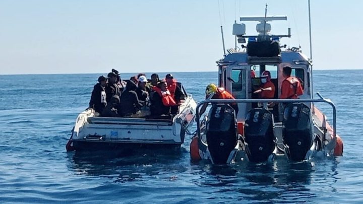 EU ha divulgado 13 ataques, los últimos tres esta semana en el Pacífico -según México, a unos 830 km al suroeste de Acapulco- contra cuatro embarcaciones sospechosas de transportar drogas