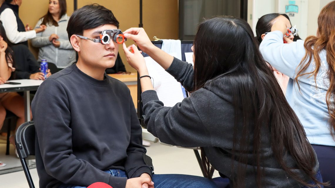 Realiza UT San Juan Jornada de Salud Visual