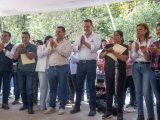 Entrega Mauricio Kuri 1ª etapa del camino Valle Verde – El Pocito en Jalpan de Serra