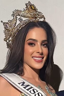 Fátima Bosch se corona como ganadora de Miss Universo 2025