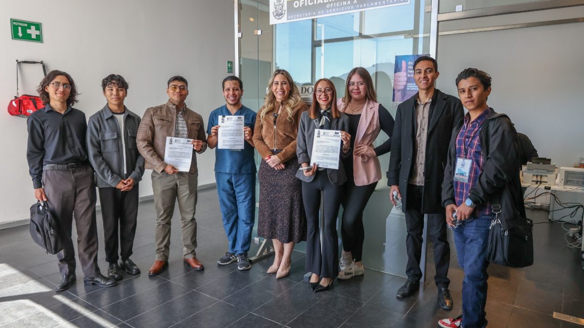 Diputada Andrea Tovar organizó conversatorio con jóvenes