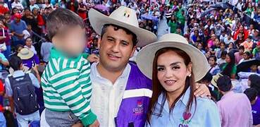 Al no pertenecer a ningún partido, la fuerza política la tiene el cuerpo edilicio en sus manos, para hacer la propuesta de quien sustituirá a Carlos Manzo