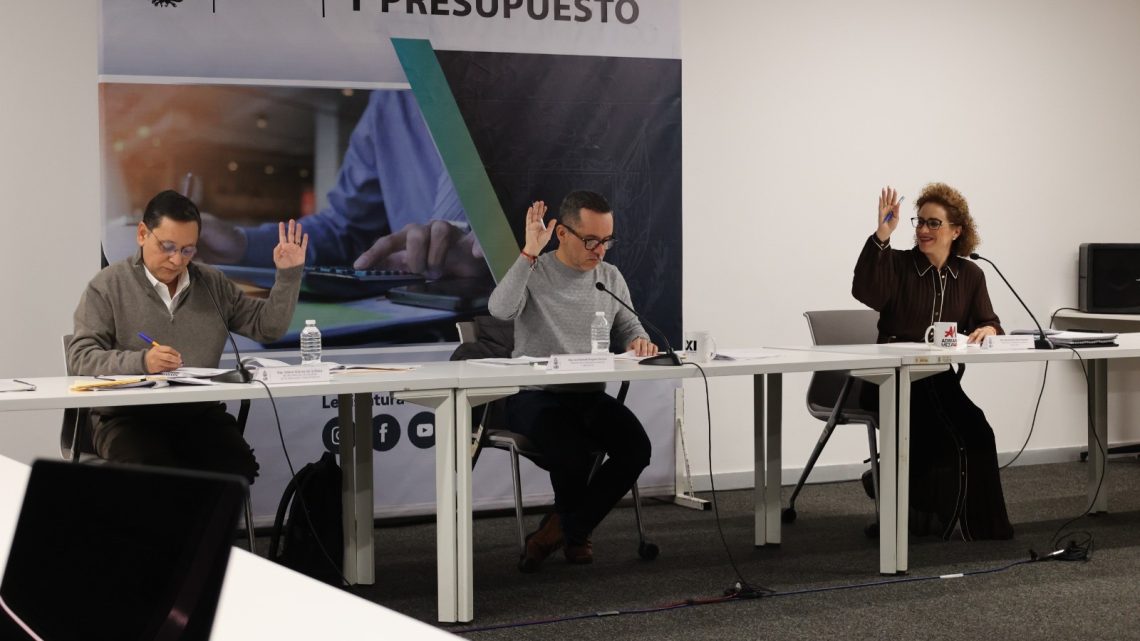 Diputados integrantes de la Comisión de Planeación y Presupuesto, aprobaron por unanimidad los proyectos de dictámenes del paquete fiscal para el ejercicio 2026 del Poder Ejecutivo estatal y los relativos a las Leyes de Ingresos de los municipios