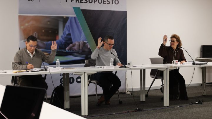 Diputados integrantes de la Comisión de Planeación y Presupuesto, aprobaron por unanimidad los proyectos de dictámenes del paquete fiscal para el ejercicio 2026 del Poder Ejecutivo estatal y los relativos a las Leyes de Ingresos de los municipios