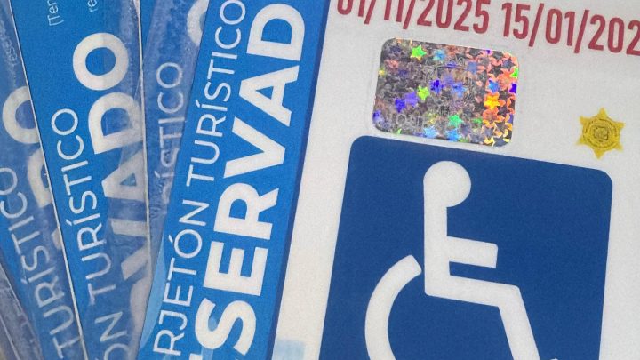 CAPTA pone a disposición de visitantes, tarjetones temporales de estacionamiento para personas con discapacidad