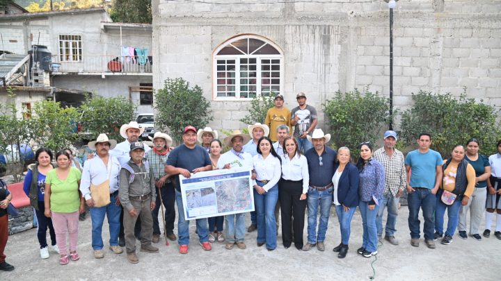 Integran comités para la reconstrucción de caminos en la zona serrana