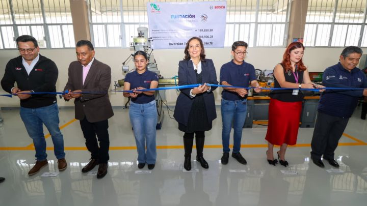 Entregan autoridades equipamiento y rehabilitación del Taller Industrial en CECyTEQ